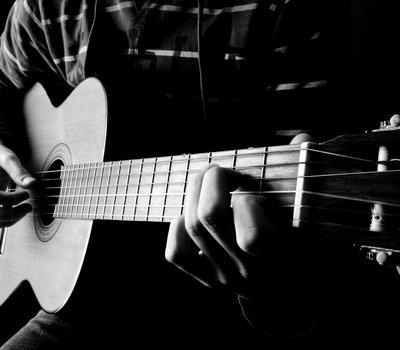 Cours de guitare au domicile de votre professeur de musique proche de Villenave-d'Ornon